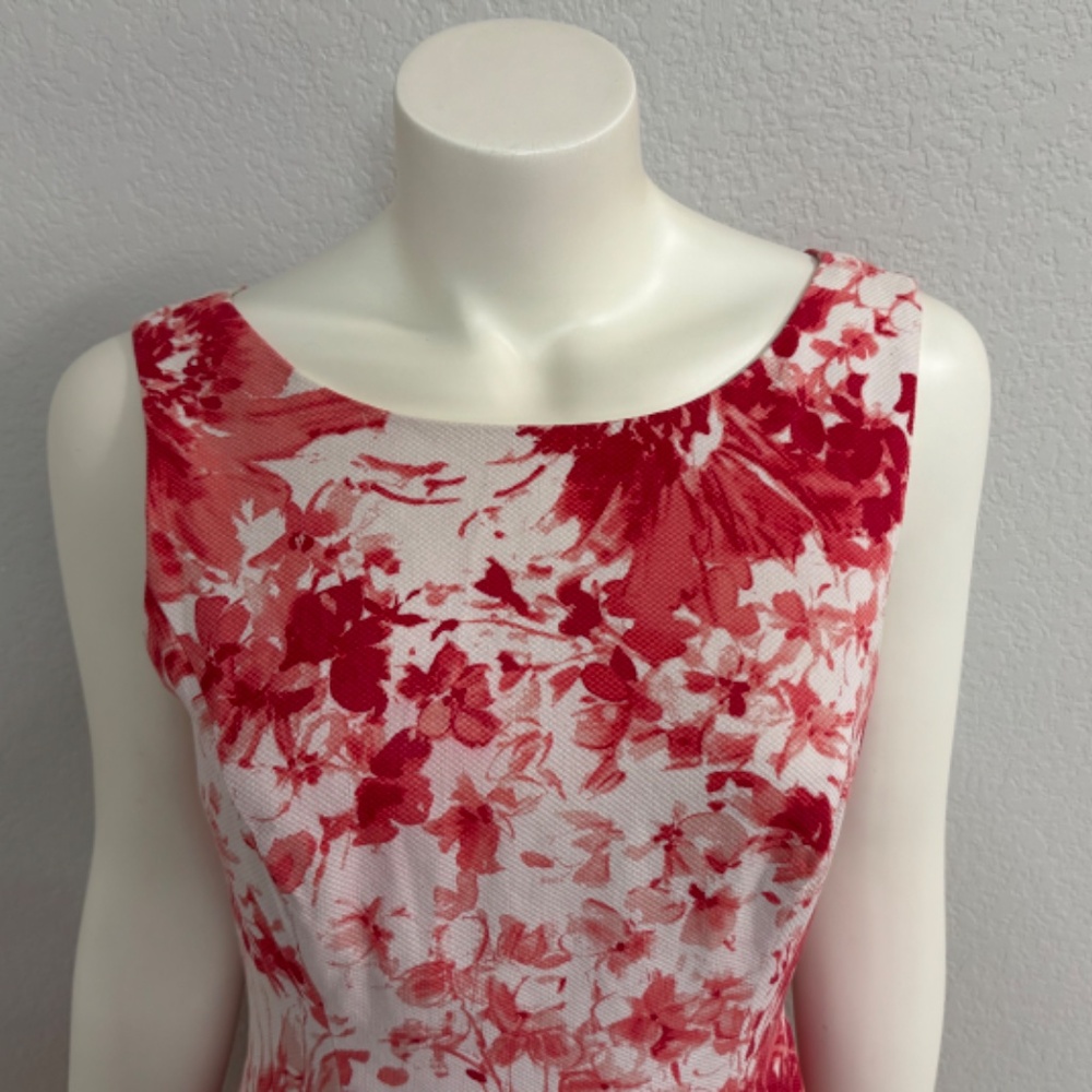 Adrianna Papell Red Floral Dress. - Picture 3 of 14
